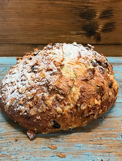 Afbeelding van Victoria brood wit tarwebrood met rozijnen, krenten, appel en noten heel